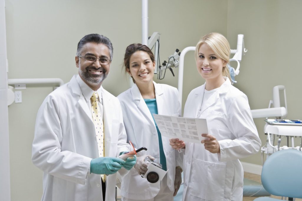 dentist-staff-1024x682